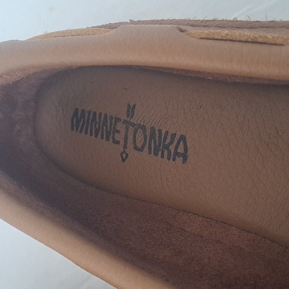 Minnetonka shoes size 8.5 - Picture 4 of 8